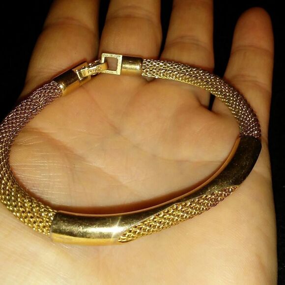 Golden AVON bracelet   - Picture 2 of 8